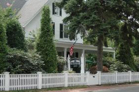 Edgartown, building, design, construction, home, contractor, design build, remodeling, renovating, luxury home builder, homebuilder, Edgartown, Martha's Vineyard, Island, Maggie White, Hob Knob Construction